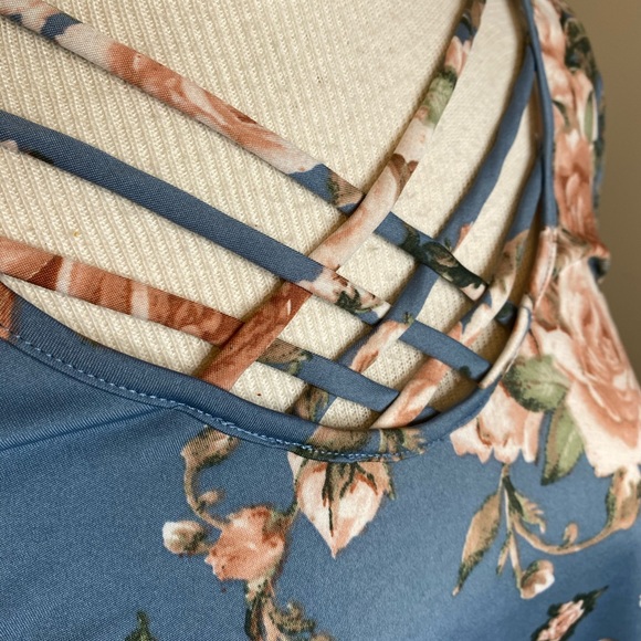 Let’s Go Girls Top // Criss Cross Comfy & Cute Top - Picture 2 of 3